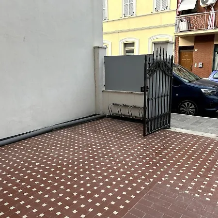 Spacious House In The Center With Private Courtyard