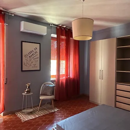 Spacious House In The Center With Private Courtyard Tatil Evi